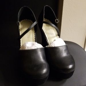 Tommy  Girl  black wedges